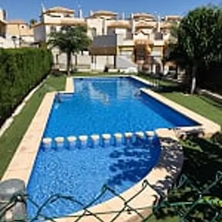 House With 4 Bedrooms In With Shared Pool Enclosed Garden And Wifi *