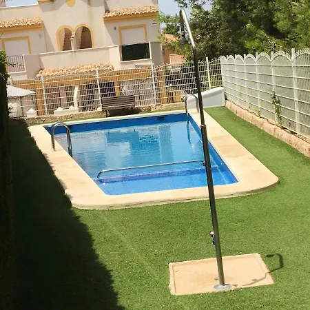 Casa de Férias House With 4 Bedrooms In With Shared Pool Enclosed Garden And Wifi Torrevieja